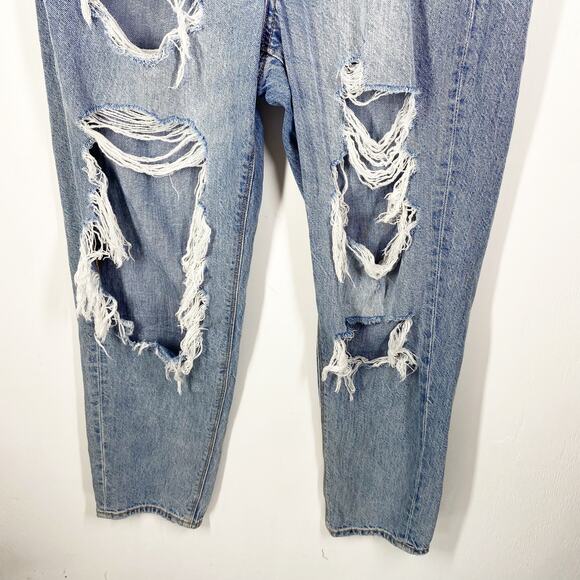 American Eagle Outfitters Hi Rise Mom Jeans Distressed Destroyed Size 8 - Picture 5 of 11